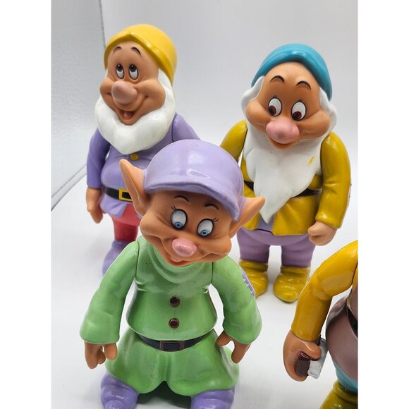 Vintage Disney Snow White & The Seven Dwarfs Figurines Poseable - Picture 2 of 8